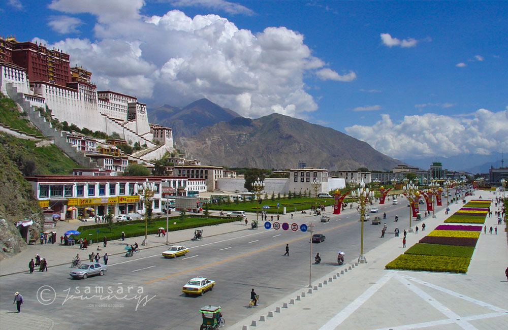  	Lhasa: Monasteries & Palaces